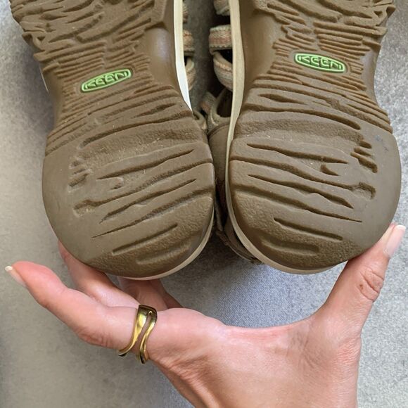 Keen Womens Taupe Tan Sz 8.5 Sandal Flats Closed Toe Slip-on Gorpcore - Picture 3 of 8